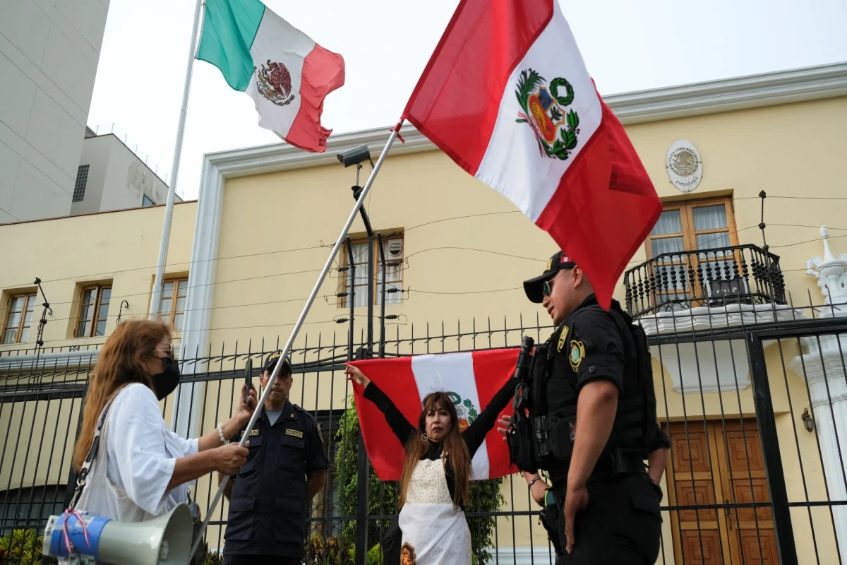 Peru president announces return of ambassador from Mexico
