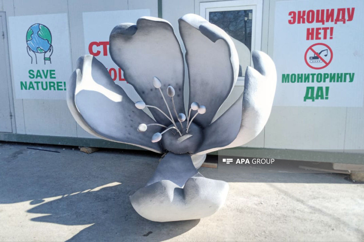A model of the almond tree flower, a symbol of the Khojaly genocide, is installed on the Lachin-Khankendi road-PHOTO 