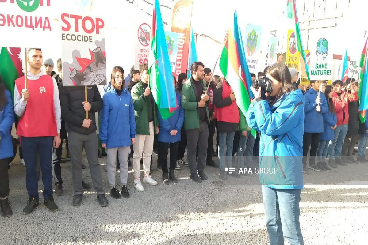 Foreign media representatives visit protest site on Lachin-Khankandi road-PHOTO 