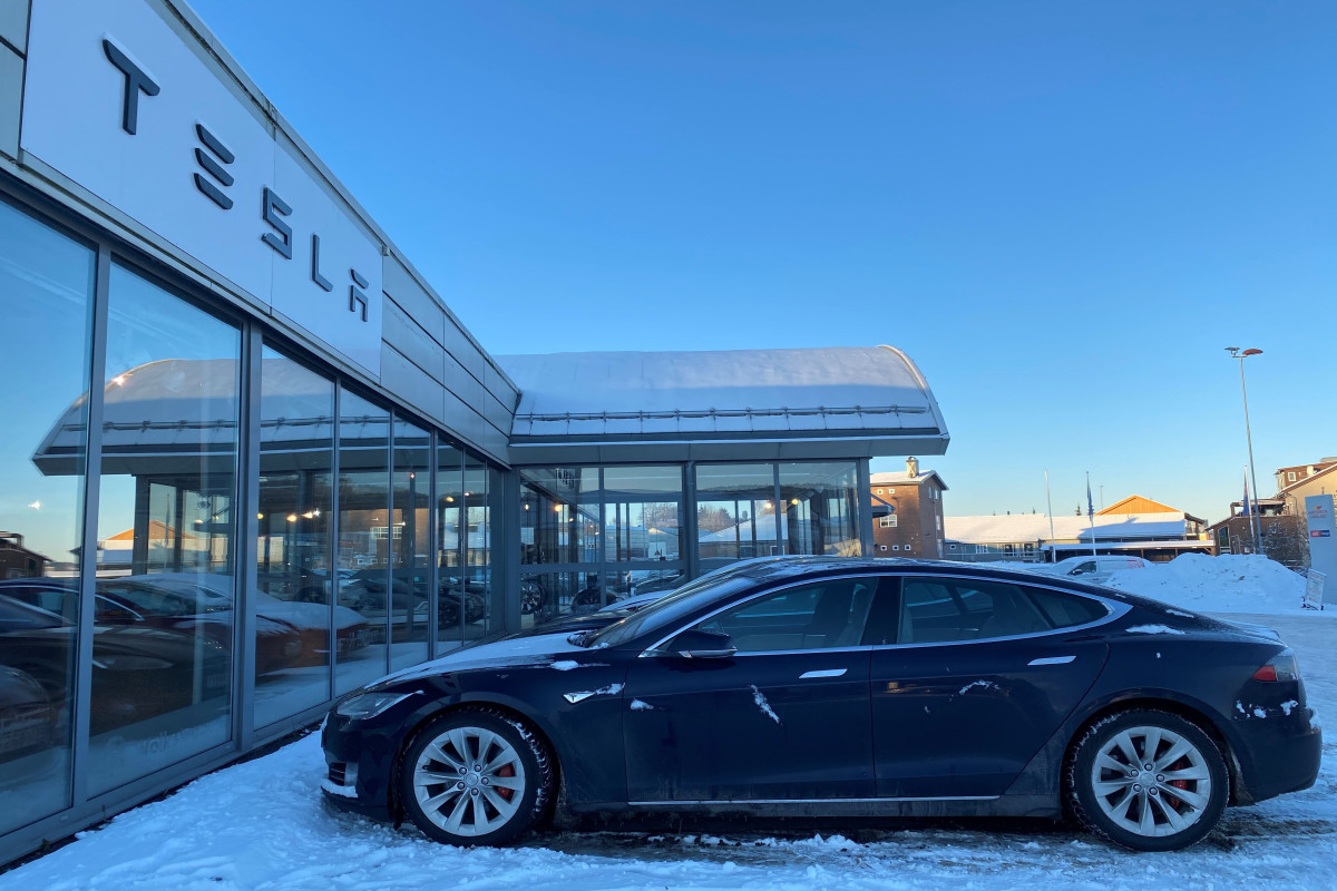 Tesla in pole position in Norway's race to EV goal