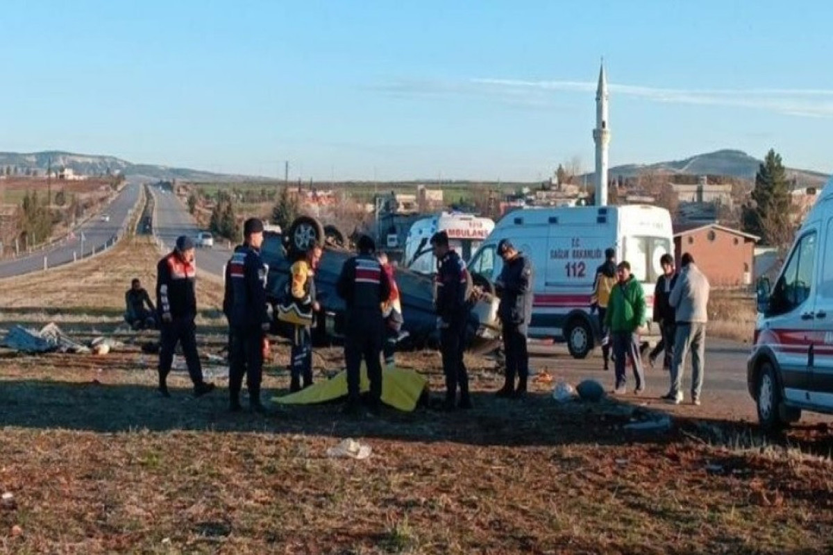 School bus crash leaves 1 dead, 12 injured