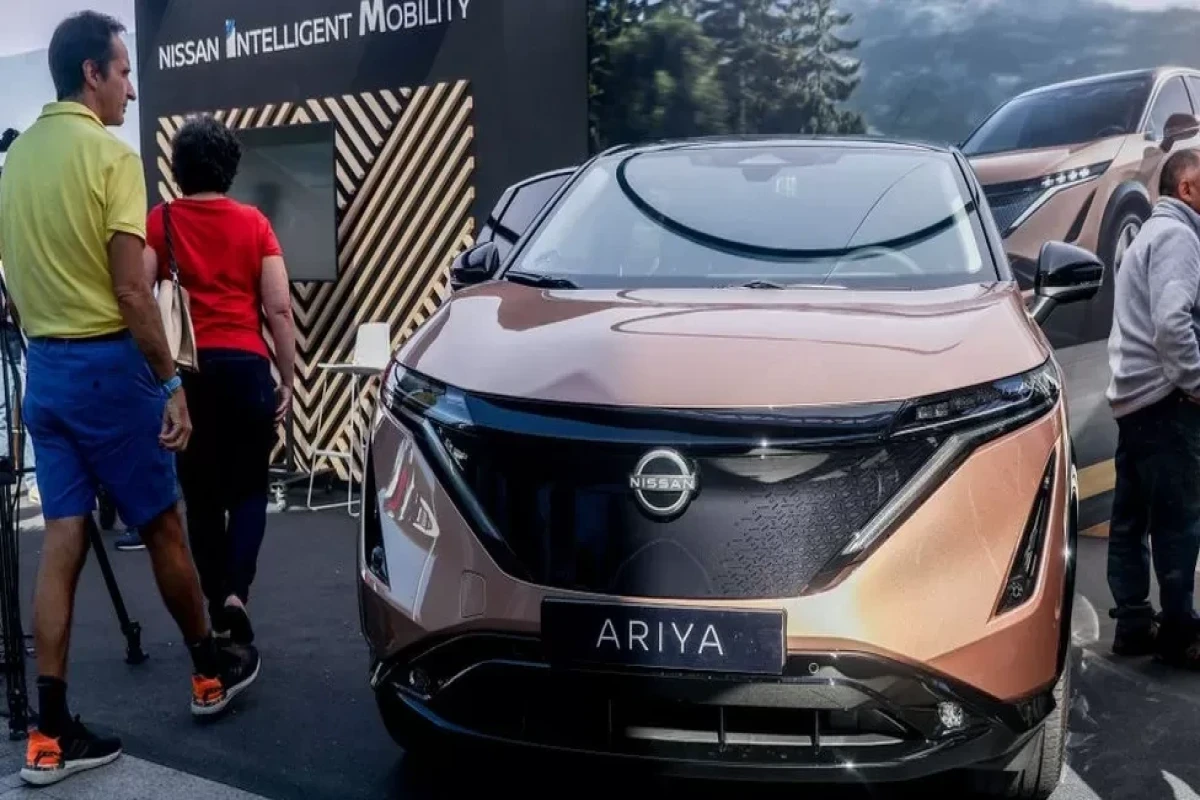 UK new car sales hit 30-year low but electric vehicle demand soars