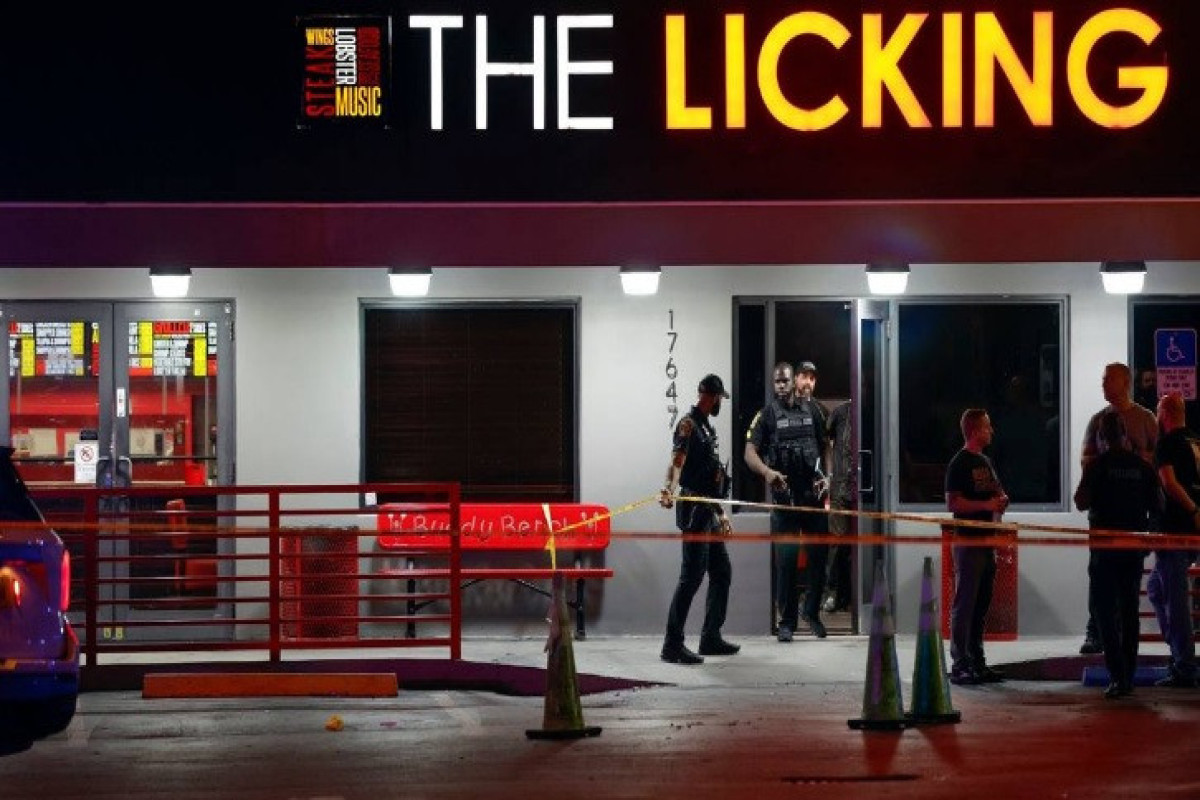 10 people injured after shots erupt outside popular Miami Gardens eatery