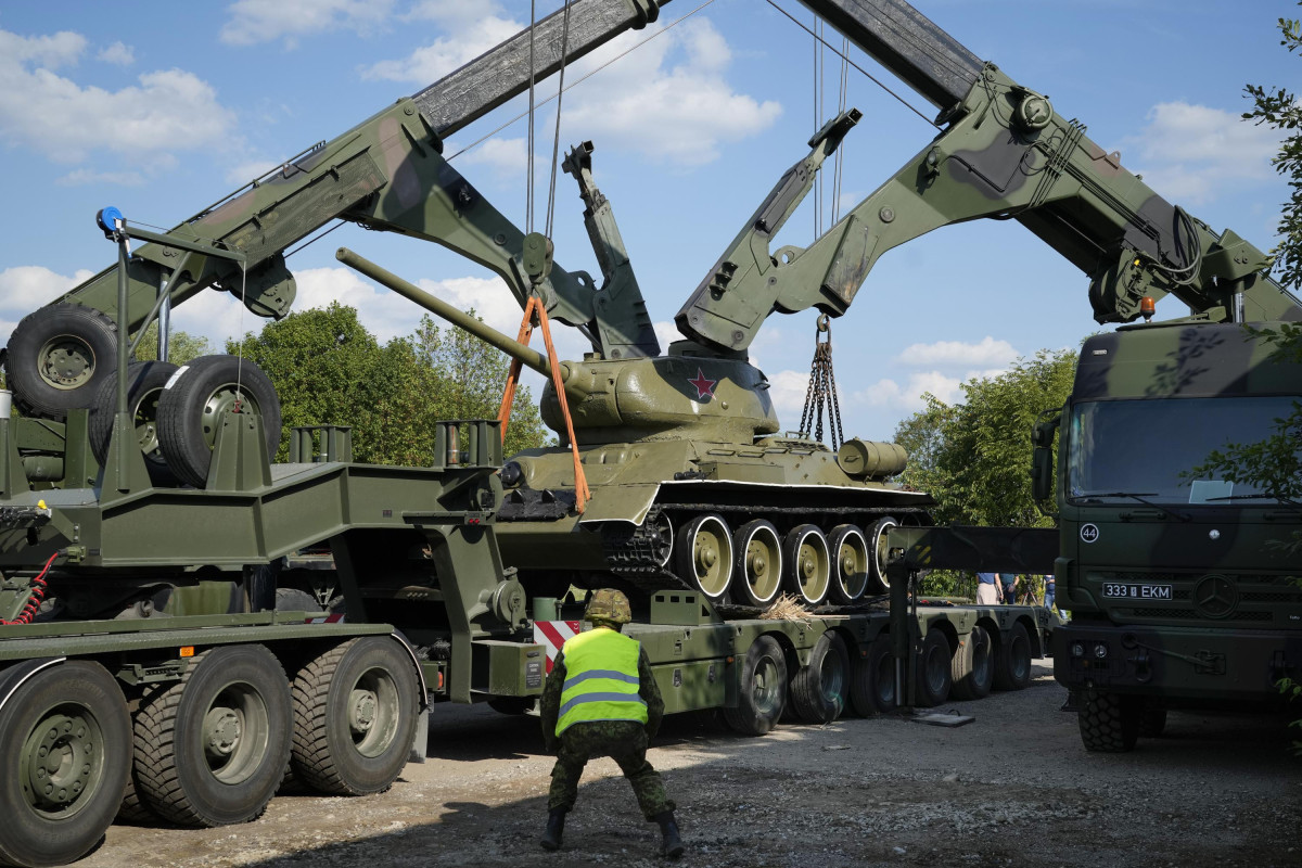 Estonia sets aside nearly a million euros for Soviet-era monument removal