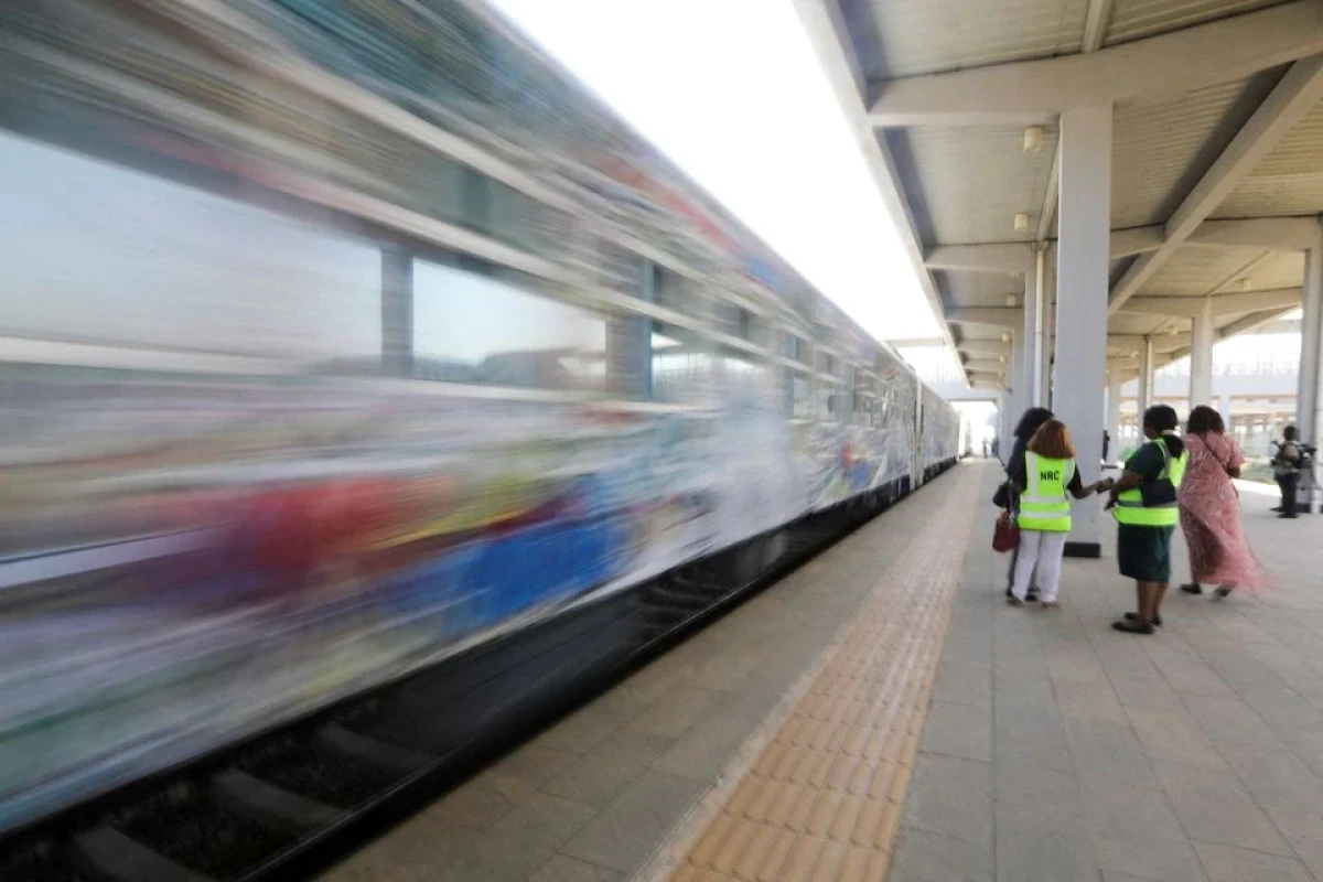 Gunmen kidnap 32 people from southern Nigeria train station