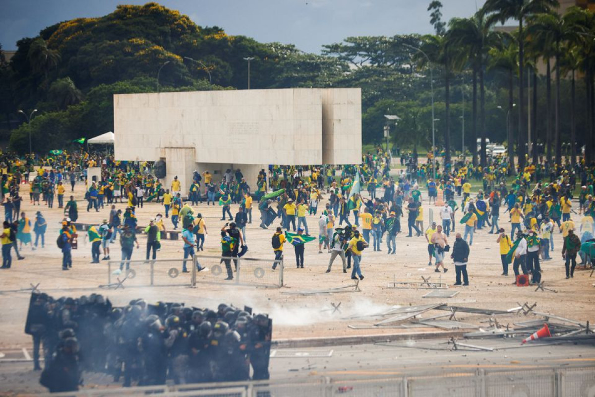 Global leaders condemn Bolsonaro supporters' assault