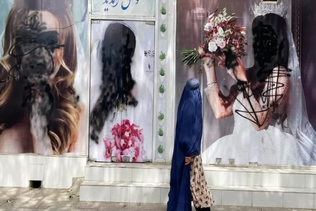 Taliban banned women from working in malls