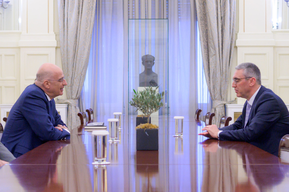 Greek FM receives Turkish ambassador