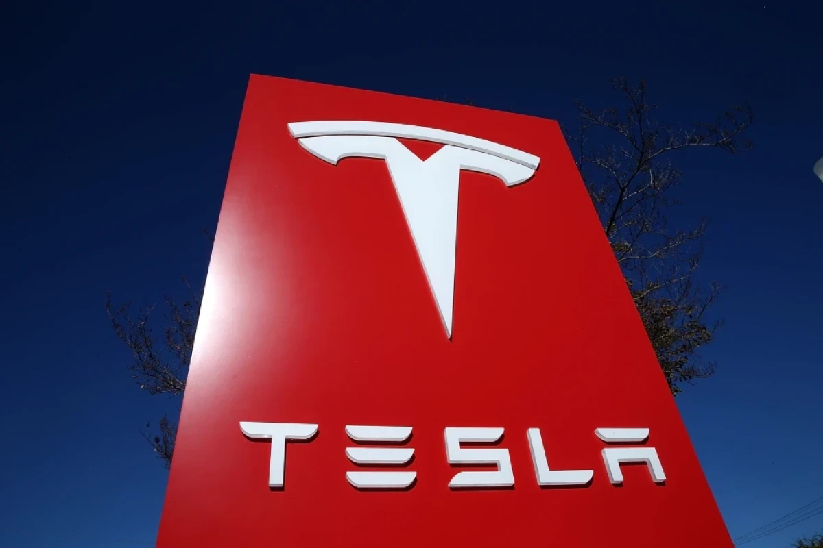 Tesla under fire in Germany over union concerns on working hours, contracts