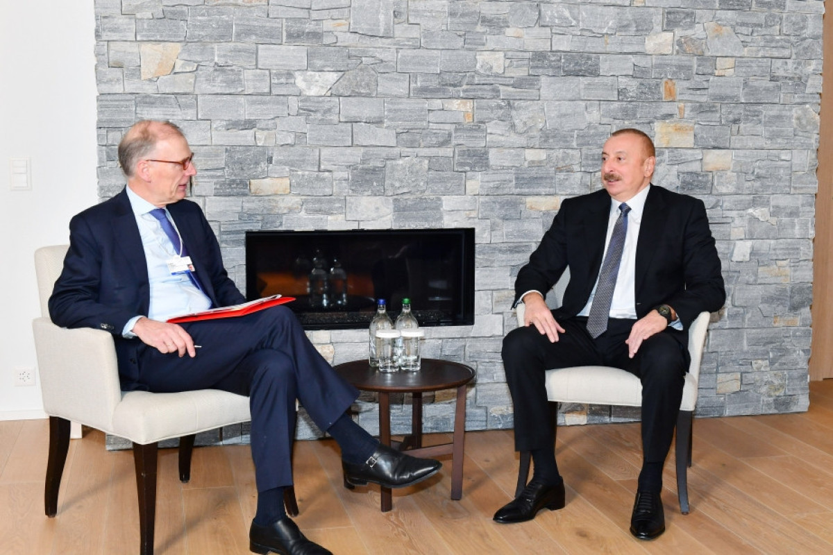 Ilham Aliyev, President of Azerbaijan and President and CEO of Carlsberg Group, Cees' t Hart