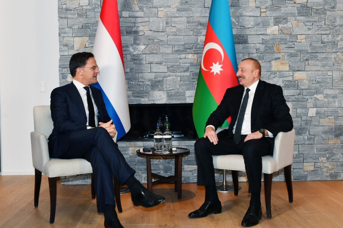 President Ilham Aliyev met with the Prime Minister of the Kingdom of the Netherlands in Davos