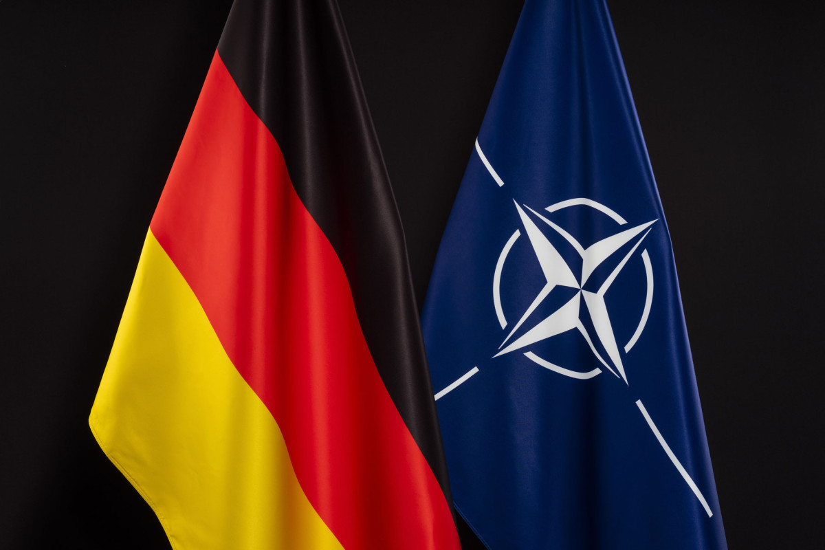 Stoltenberg to meet German Defense Minister