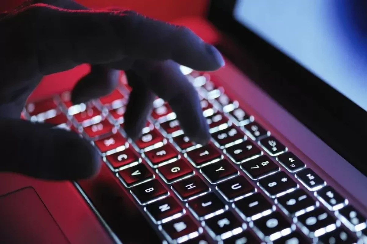 UK warning over Iranian and Russian hackers