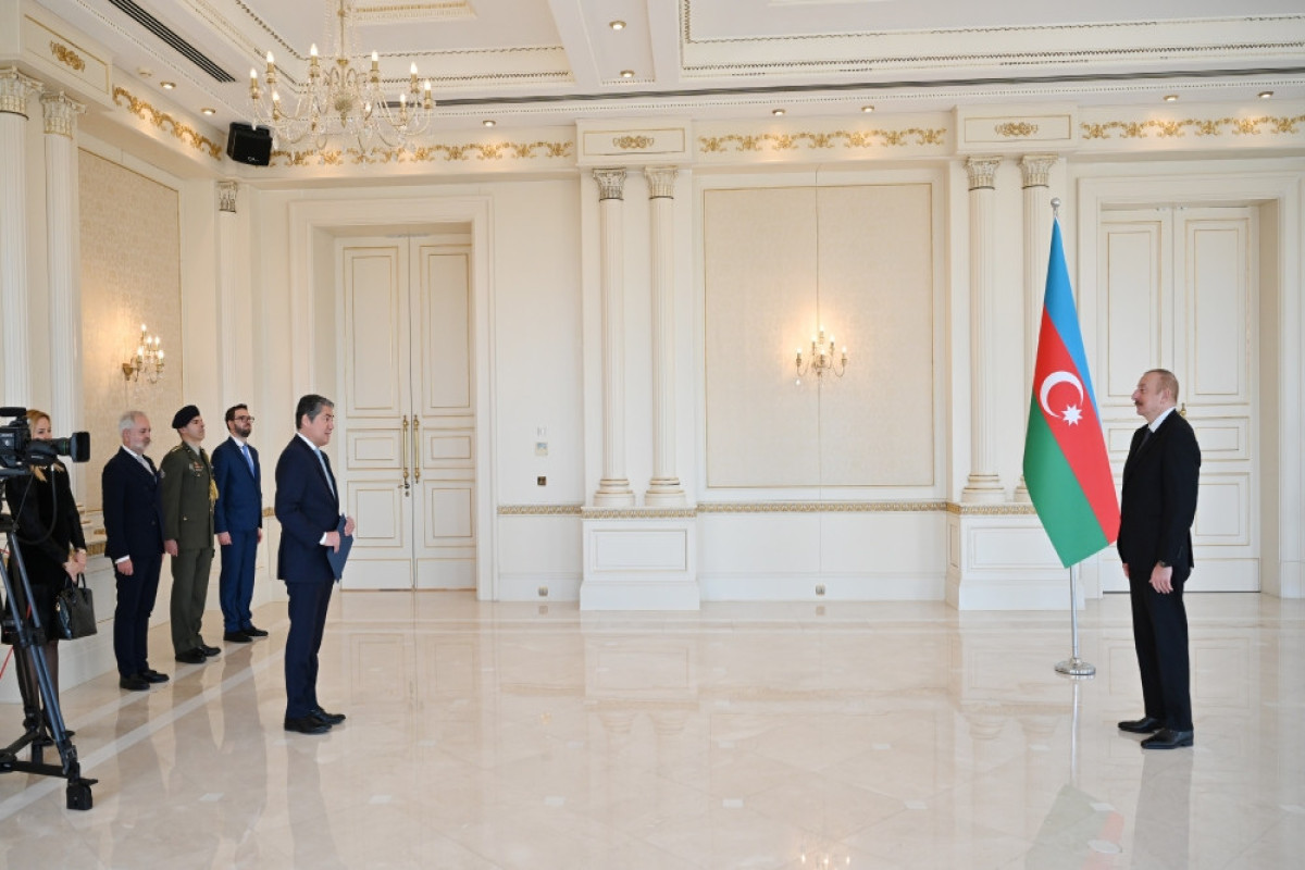 President Ilham Aliyev accepted credentials of incoming ambassador of Greece-UPDATED 