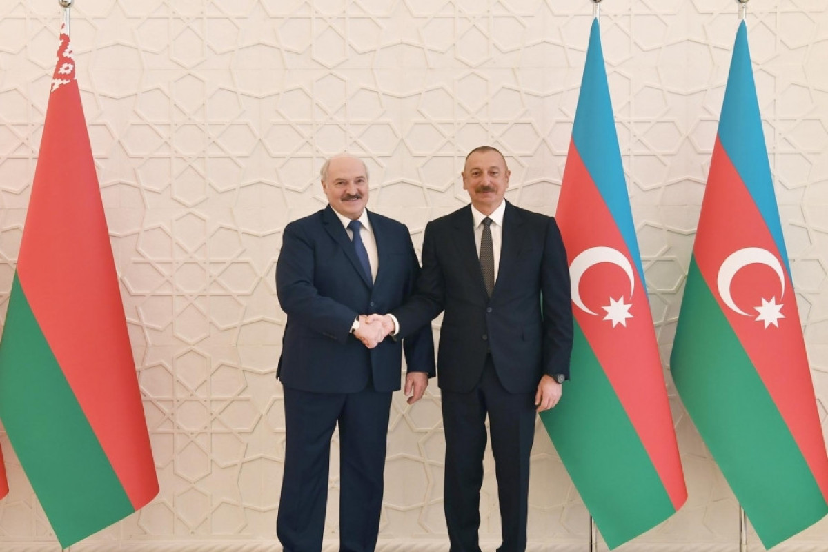President Ilham Aliyev congratulates Belarus President