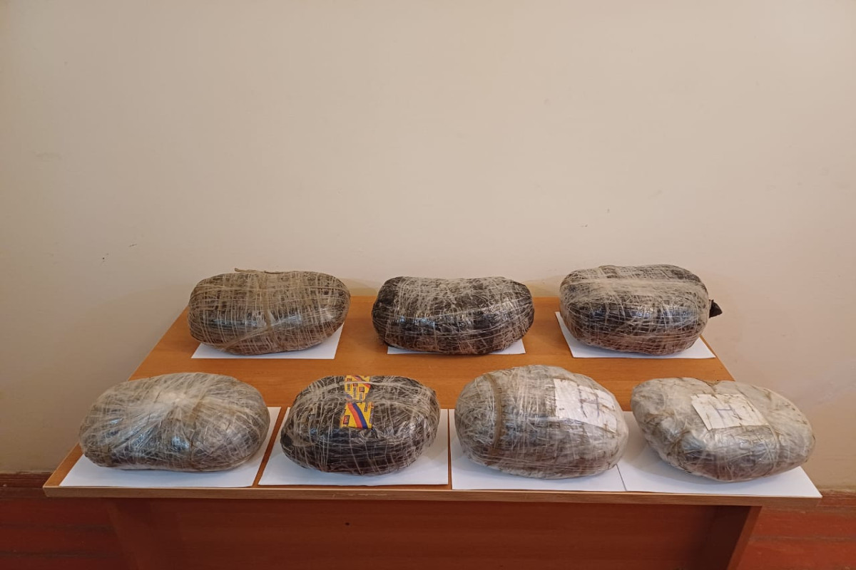 Azerbaijani border guards seize over 21 kg of drug on Iranian border-PHOTO 