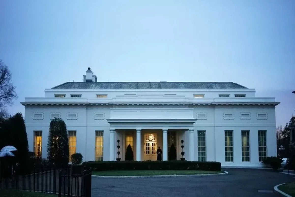 Suspected cocaine found at White House sparking evacuation