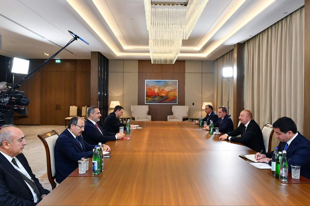 Azerbaijani President receives Turkish FM