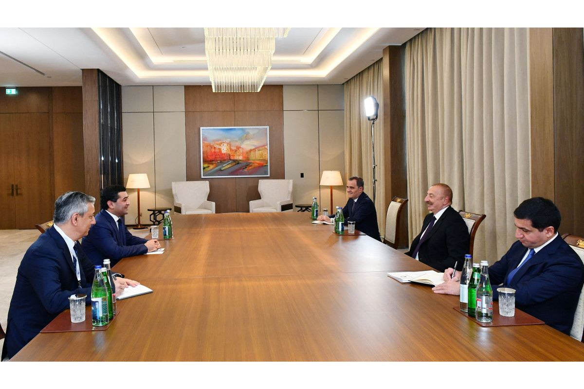 Azerbaijani President receives Uzbek FM-UPDATED 