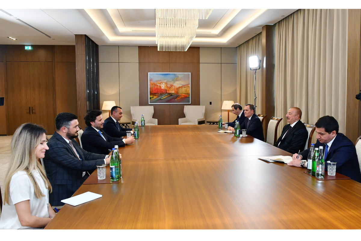 President of Azerbaijan receives Prime Minister of Montenegro-UPDATED 