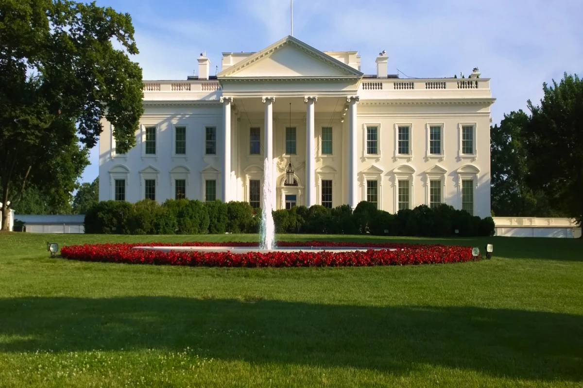 Cocaine at White House found in cubby hole where visitors leave belongings -source