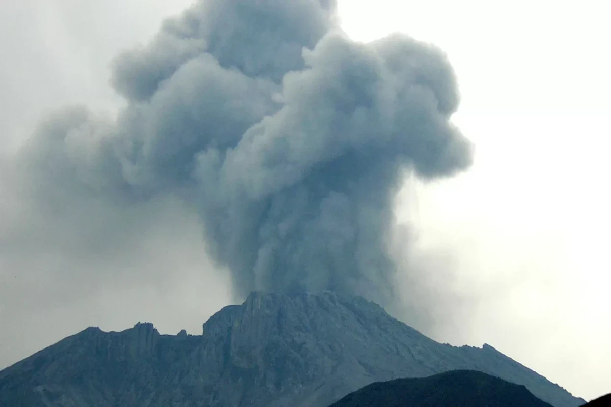 Peru's authorities declare emergency in south of country over volcano's eruption