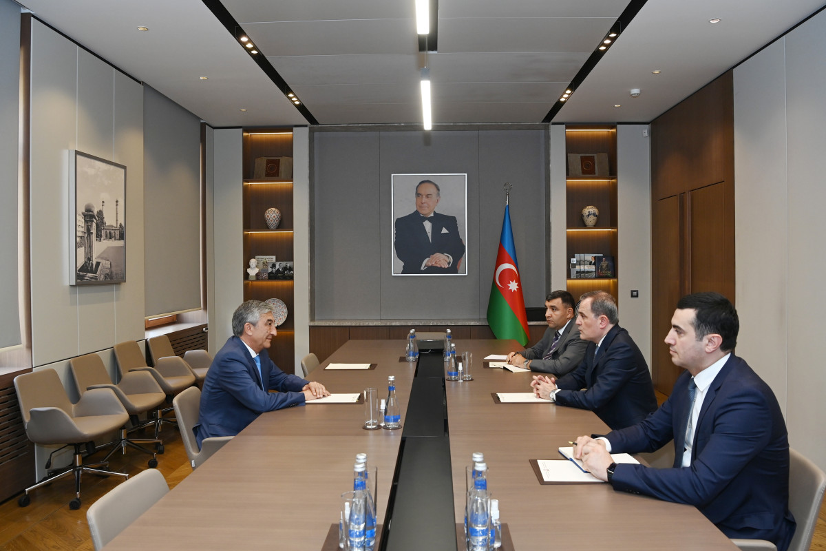 Azerbaijani Foreign Minister meets with Tajik ambassador
