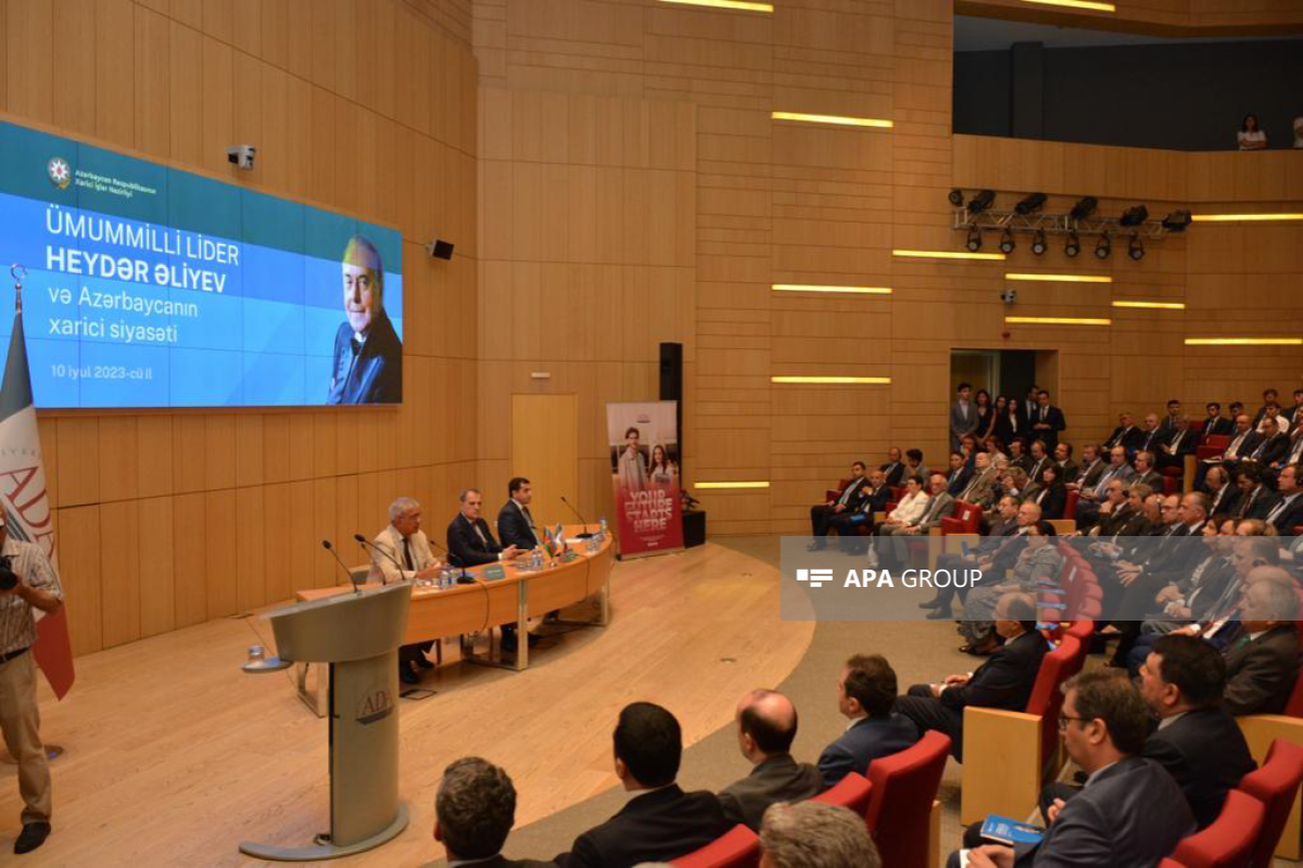 Baku hosts “National Leader Heydar Aliyev and Azerbaijan’s Foreign Policy" conference-PHOTO 