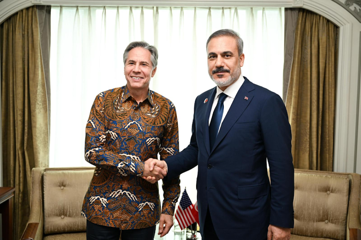 Turkish foreign minister, US secretary of state meet in Indonesia