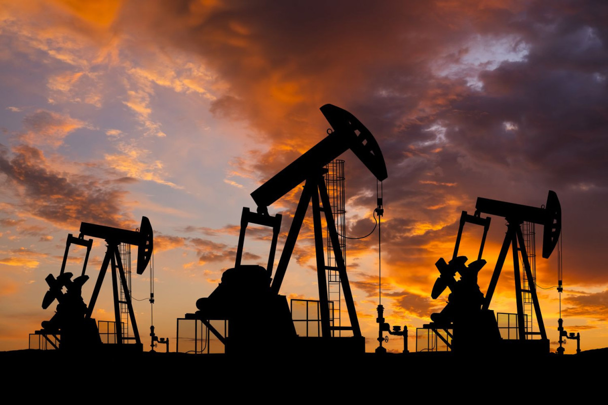 Oil slips on weak China GDP data, resumption of Libya output