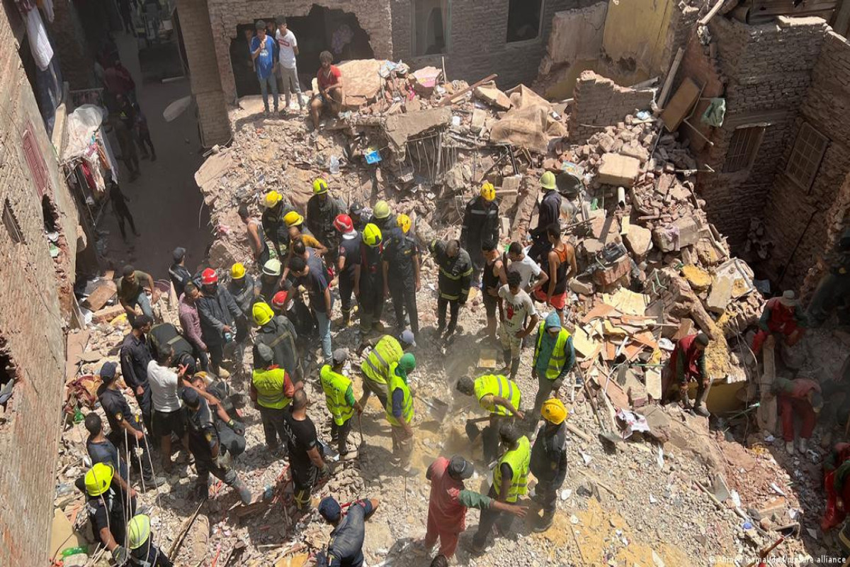 Apartment building collapses in Cairo killing 9 people