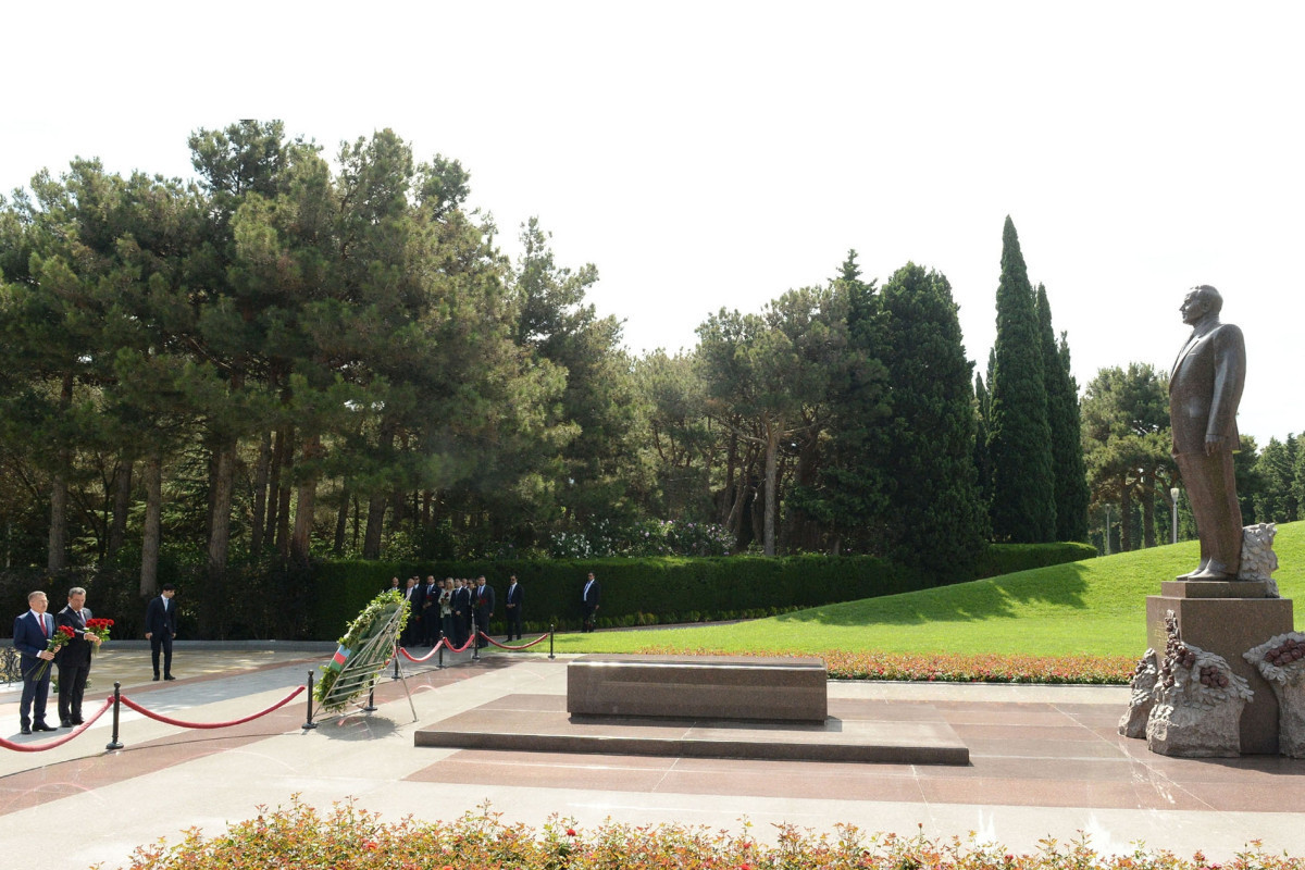 Delegation of Grand National Assembly of Türkiye visits tomb of national leader Heydar Aliyev and Alley of Martyrs