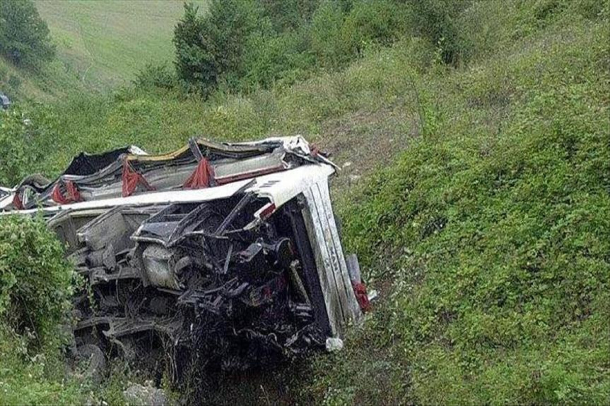 At least 12 killed in Peruvian bus crash