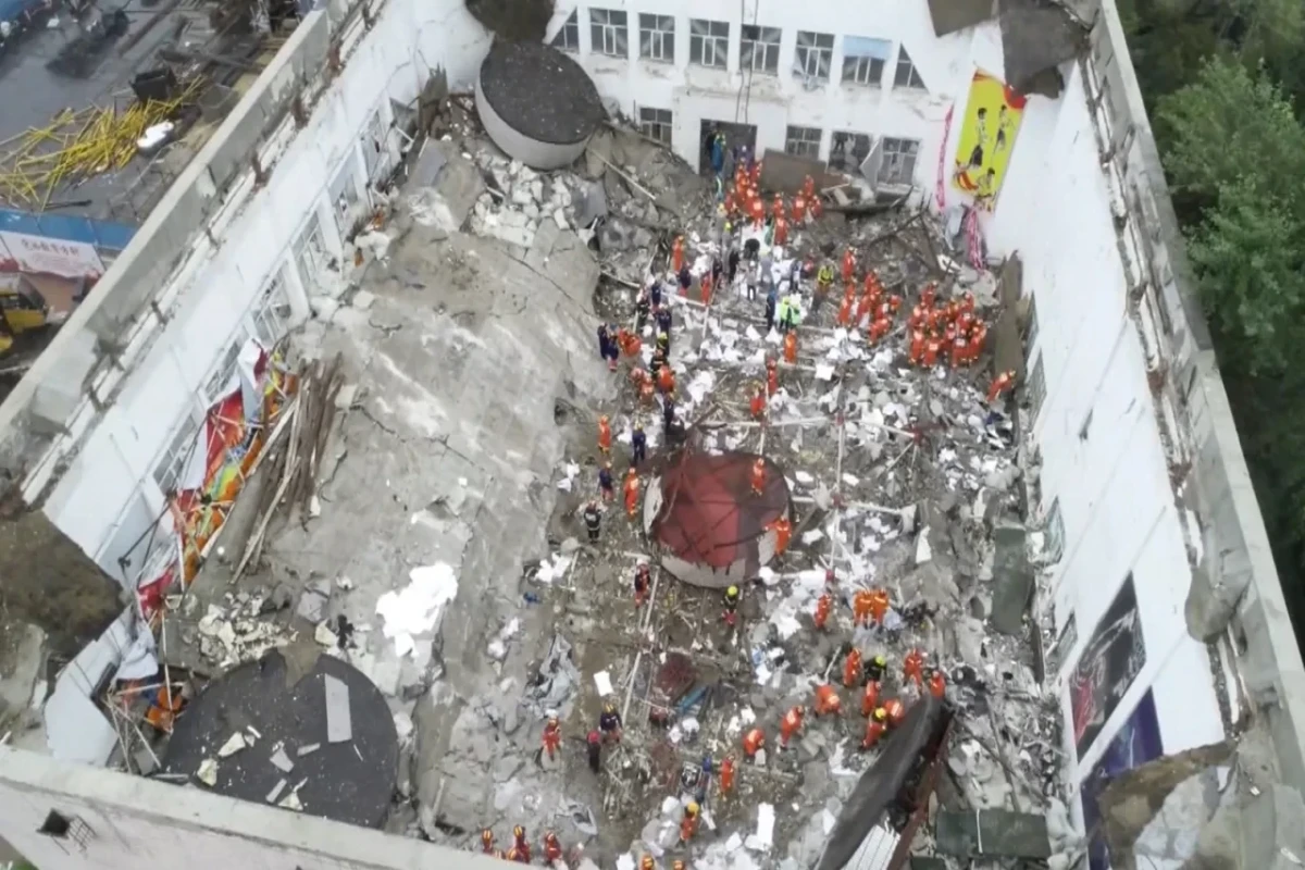 Ten dead in China after middle school gymnasium roof collapse