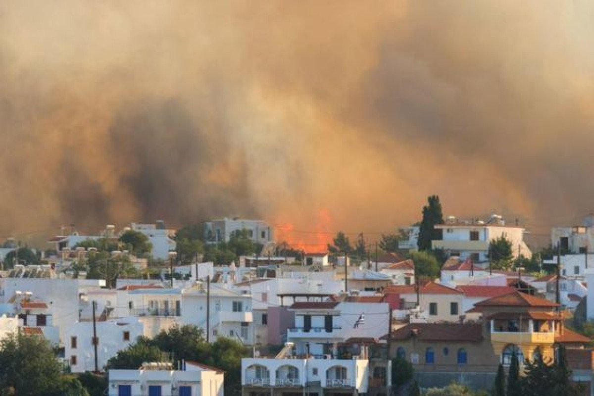 Greece orders fresh evacuations as wildfires erupt on mainland