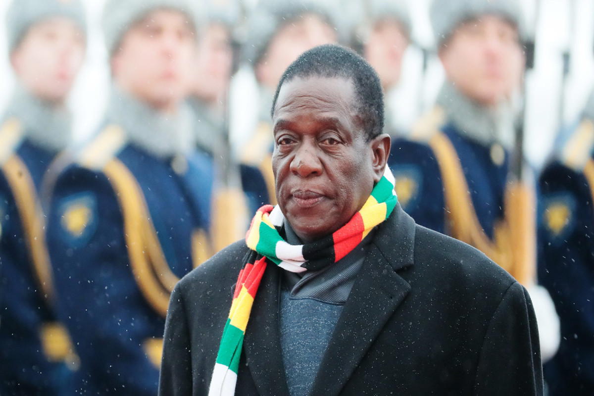 Putin gifts Zimbabwe president a helicopter on sidelines of Russia-Africa summit