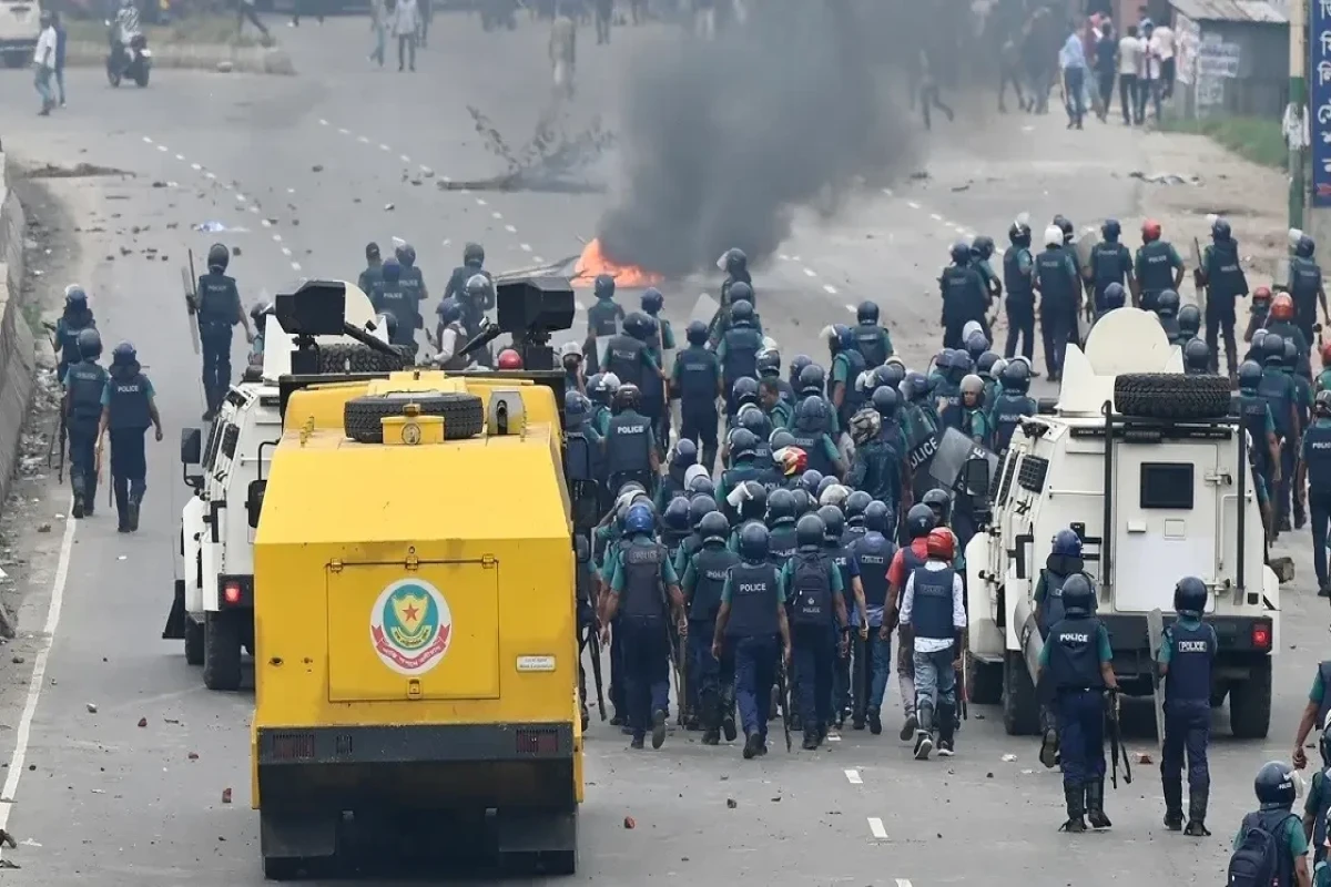 Bangladesh police clash with protesters blockading major roads in Dhaka