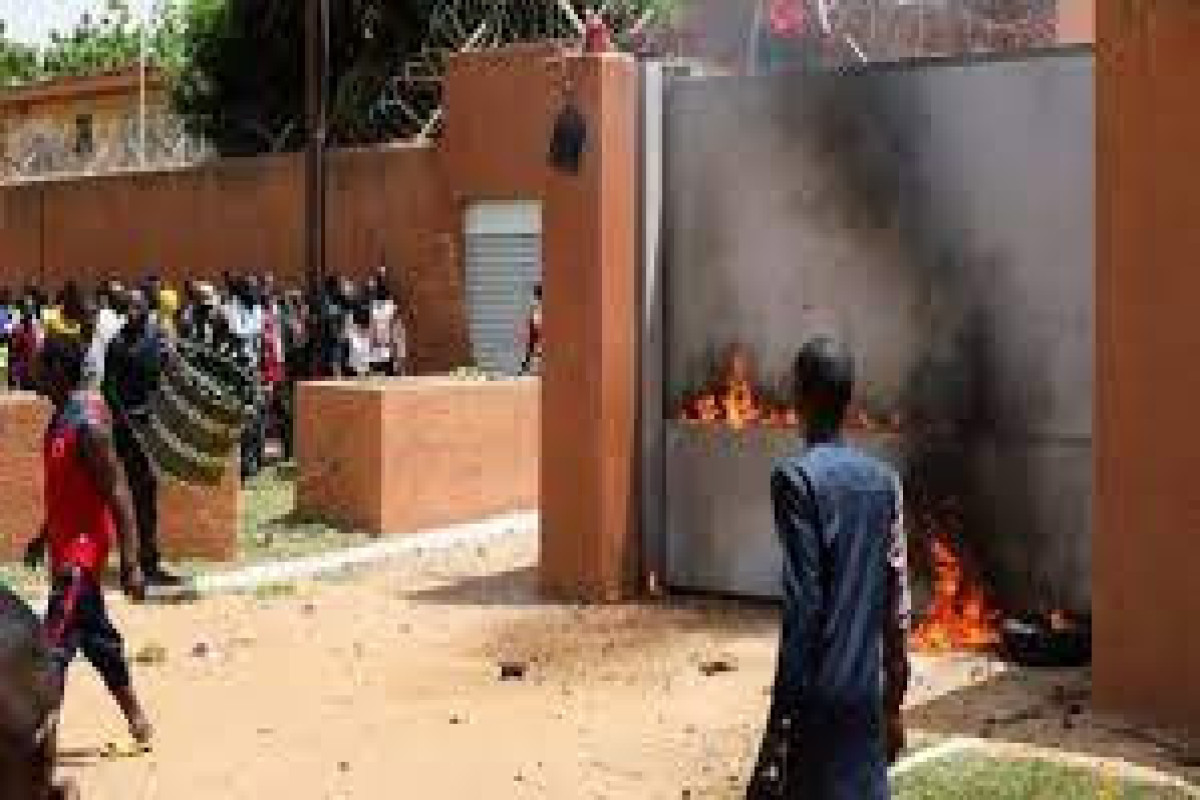 West Africa threatens force on Niger coup leaders, French embassy attacked