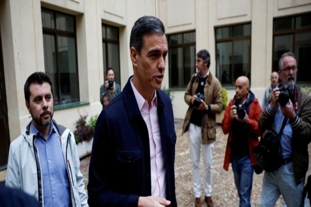 Spain at risk of being governed by far-right, warns prime minister