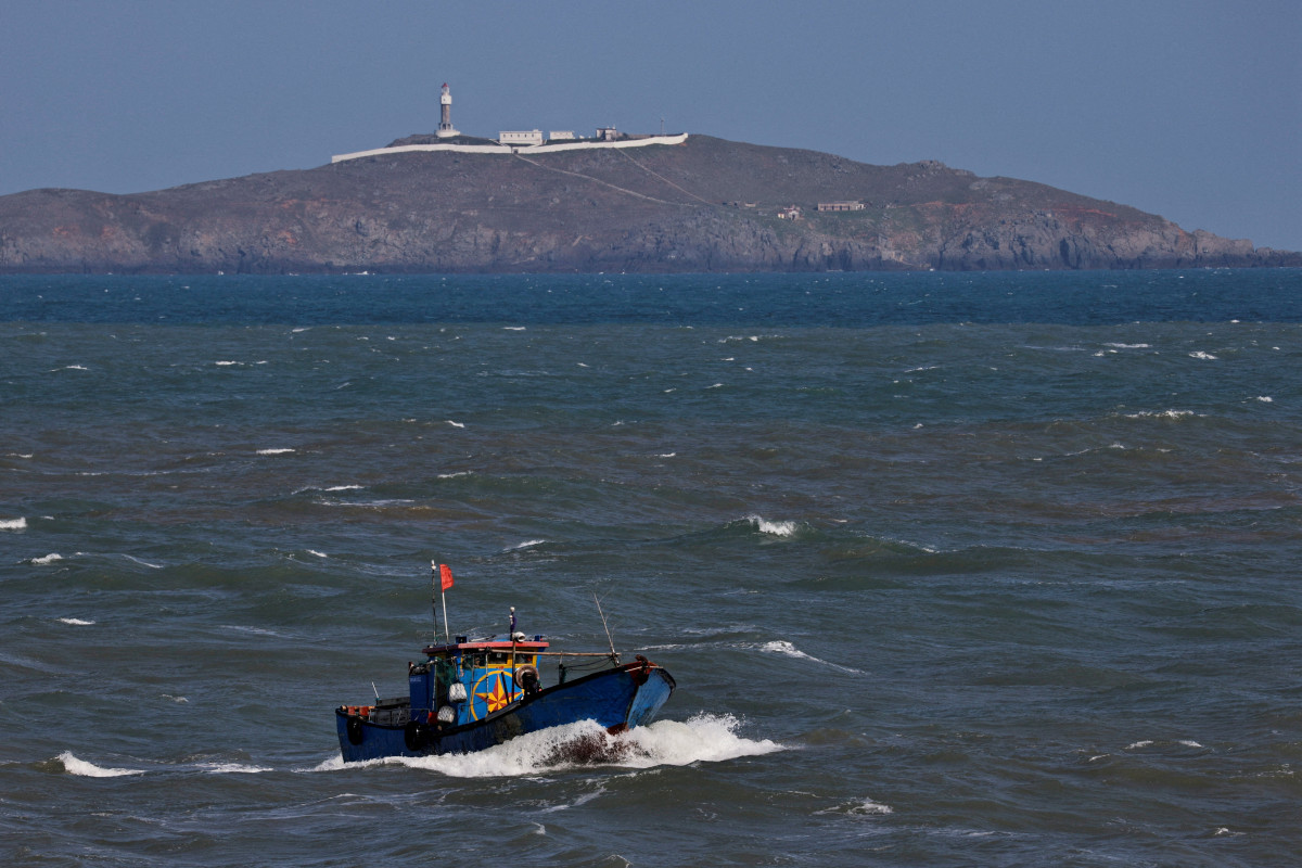 China rebukes US, Canadian navies for Taiwan Strait transit