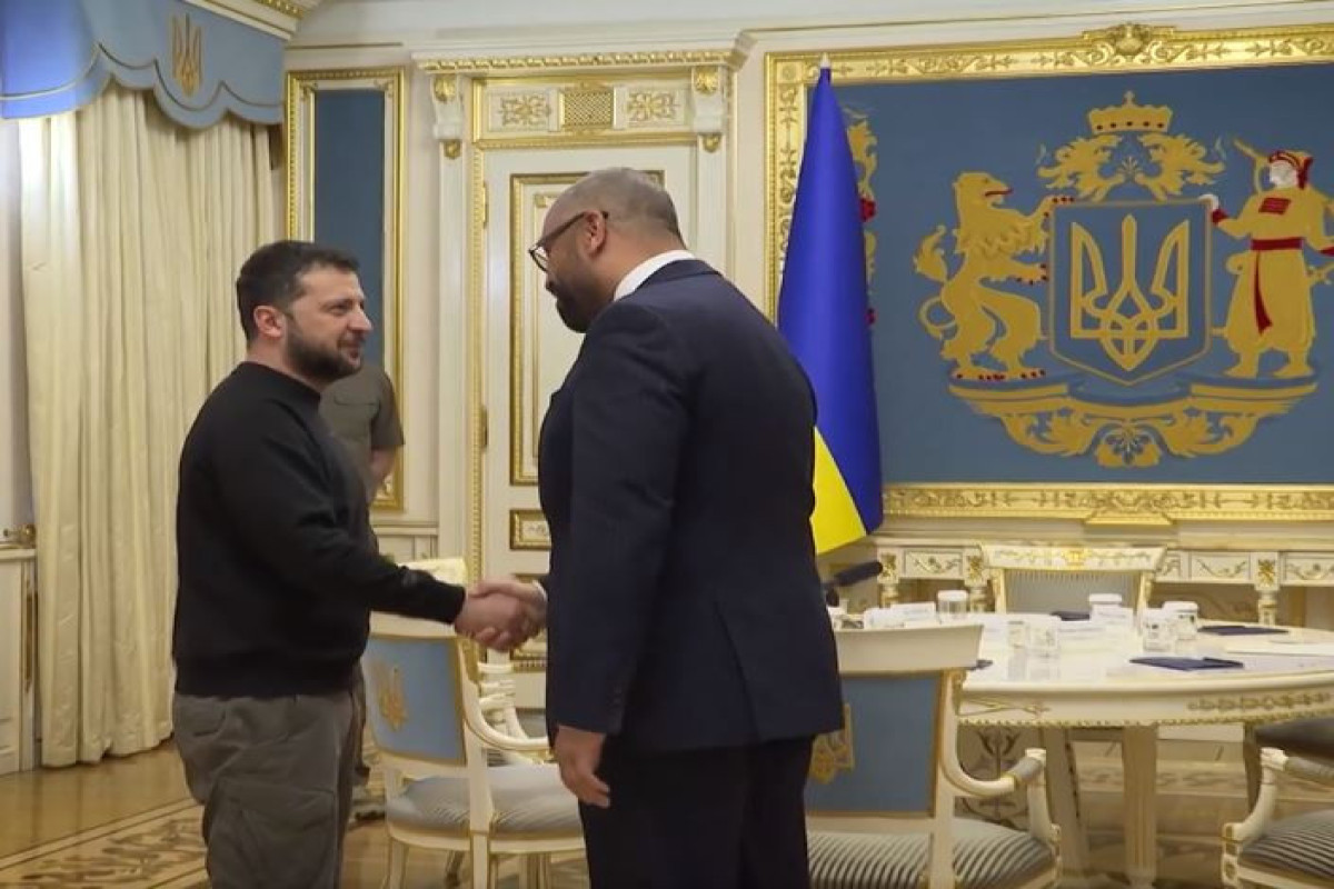 Zelenskyy meets UK Foreign Secretary in Kyiv