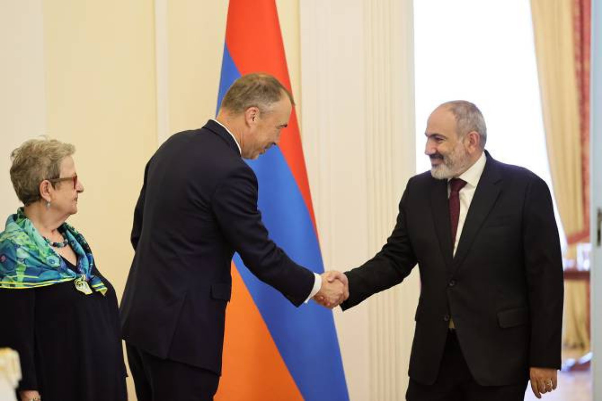 Toivo Klaar and Nikol Pashinyan