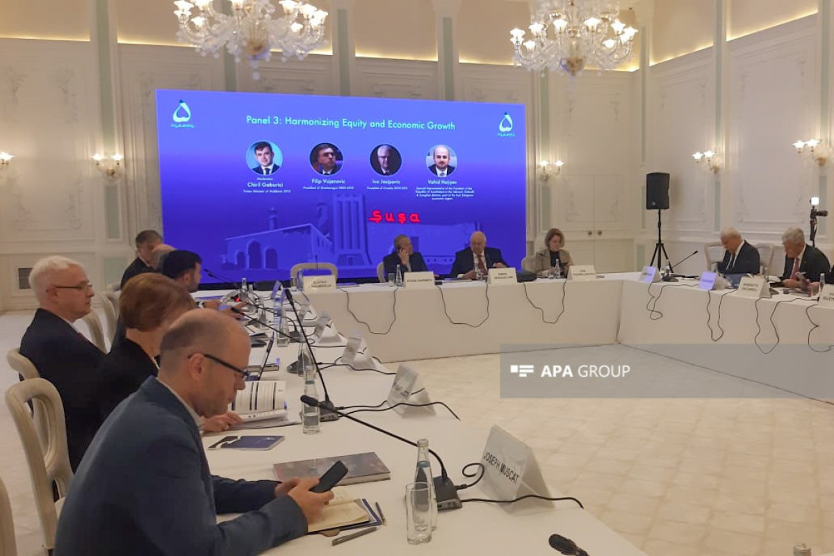 Former President of Croatia: Public and media are important in fight against corruption