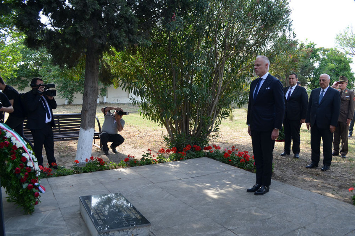 Hungarian Defense Minister visited one of the military units of Azerbaijan - MoD -PHOTO 