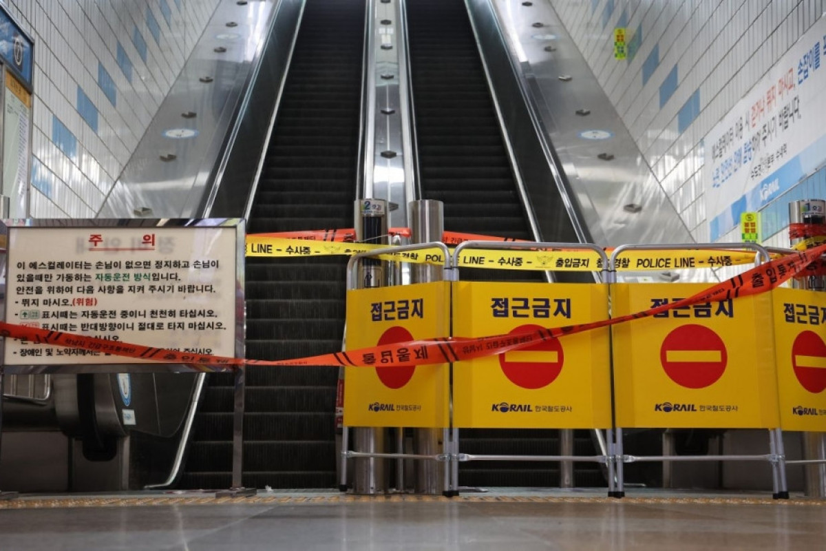14 injured in S. Korea's escalator malfunction accident