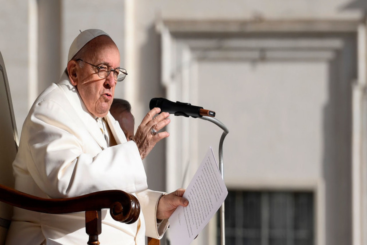 Surgery on pope was successful, doctors say he can travel