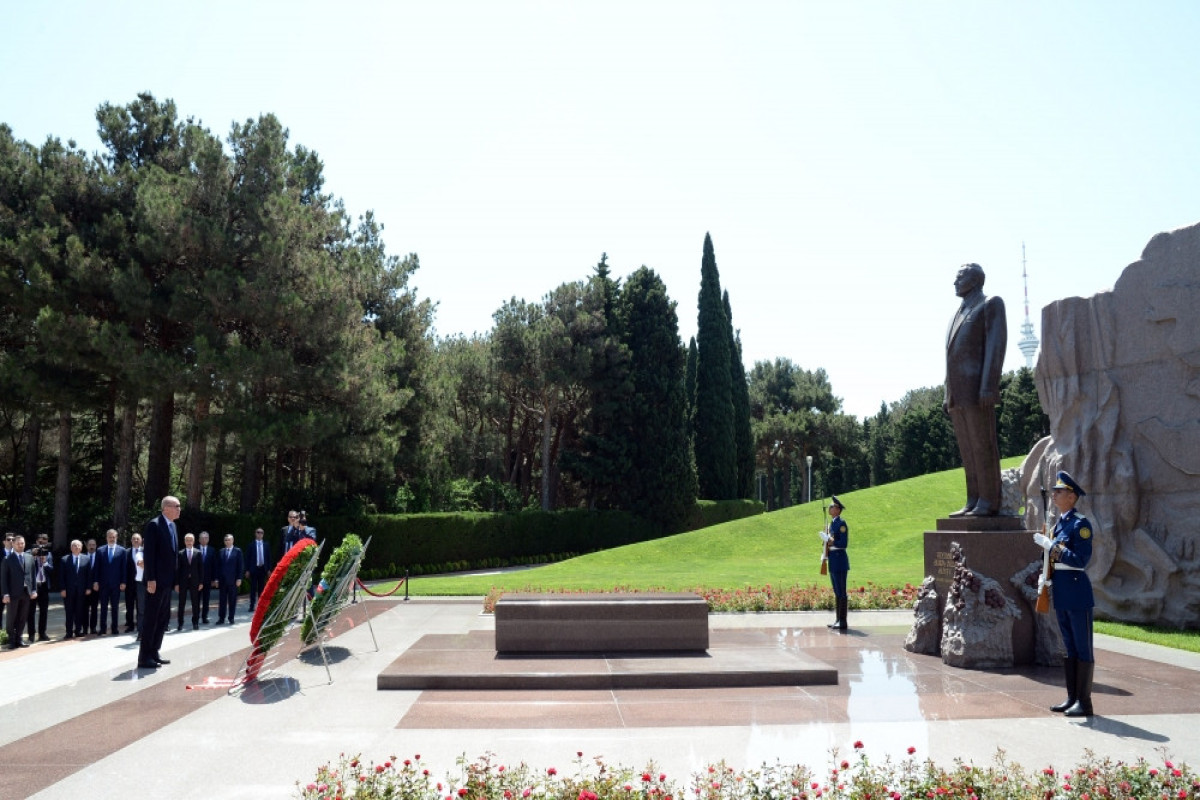 Turkish President Recep Tayyip Erdogan visits tomb of Great Leader Heydar Aliyev