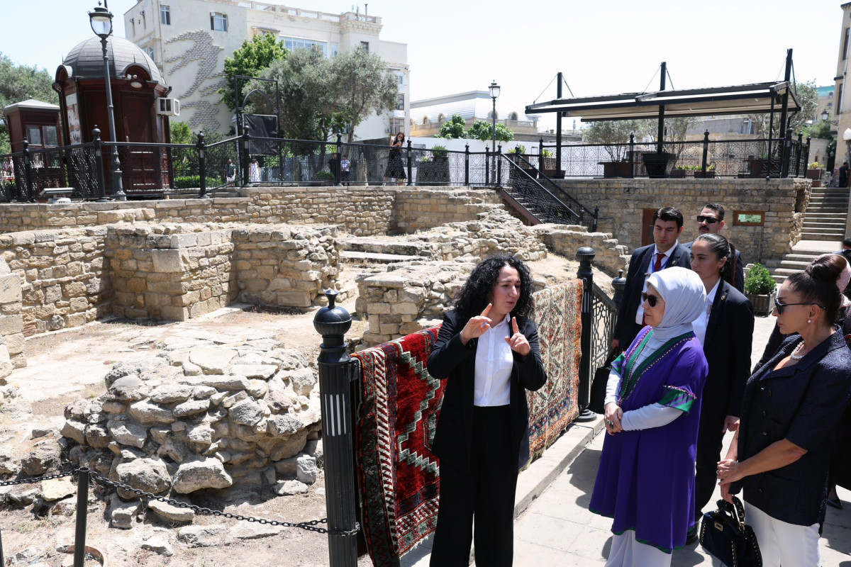 First ladies of Azerbaijan and Türkiye visit Icherisheher