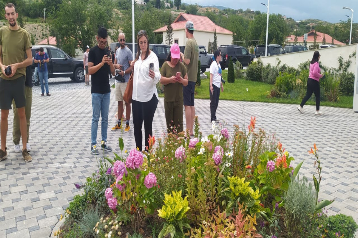 Foreign travelers visit Tartar’s Talish village