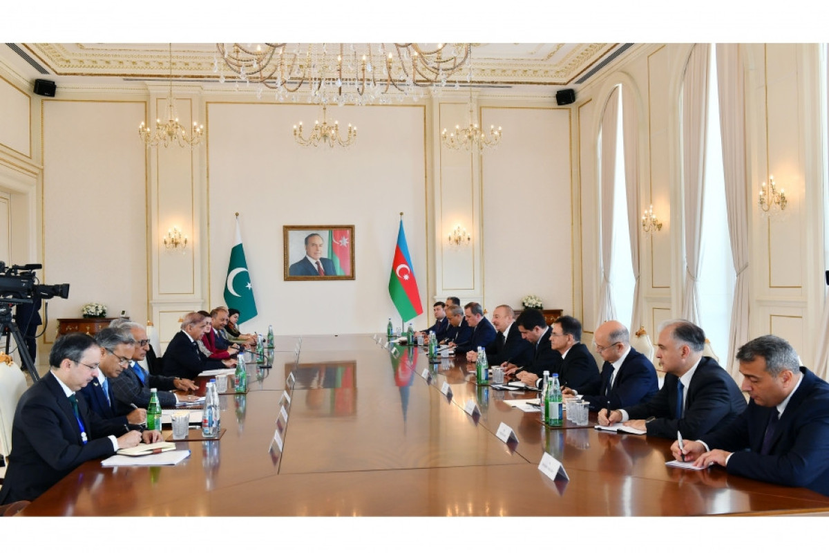 President Ilham Aliyev and Prime Minister Muhammad Shehbaz Sharif held expanded meeting-UPDATED-1 